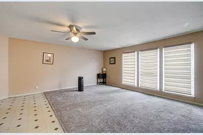 6602 Castle Lane Drive, Houston, TX 77066 - Photo 29