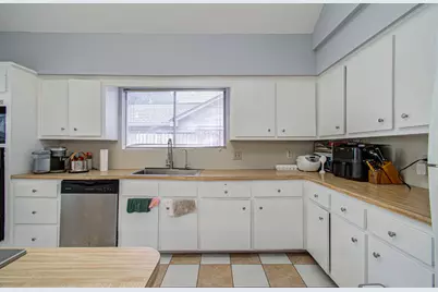 6602 Castle Lane Drive, Houston, TX 77066 - Photo 13