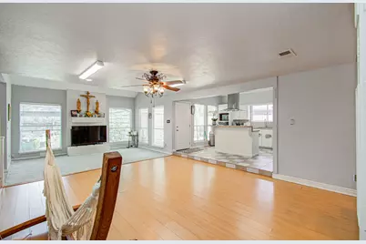 6602 Castle Lane Drive, Houston, TX 77066 - Photo 11