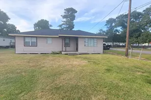 208 Battlebell Rd, Highlands, TX 77562 - Photo 1
