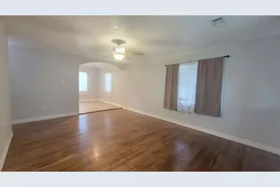 208 Battlebell Road, Highlands, TX 77562 - Photo 7