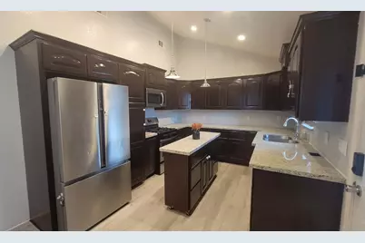 208 Battlebell Road, Highlands, TX 77562 - Photo 3
