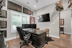 13048 Royal Oak Ct, Montgomery, TX 77316 - Photo 9