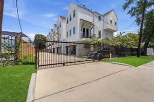 920 Thornton Rd, Houston, TX 77018 - Photo 3