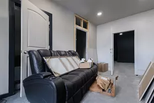 9205 Mesa Dr, Houston, TX 77028 - Photo 15