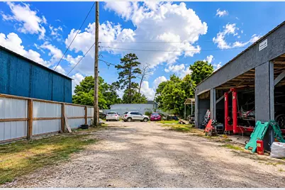 9205 Mesa Drive, Houston, TX 77028 - Photo 27