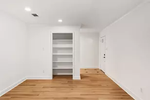 405 Shadywood Cir, Conroe, TX 77304 - Photo 3