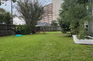 2121 Avenue K, Galveston, TX 77550 - Photo 3