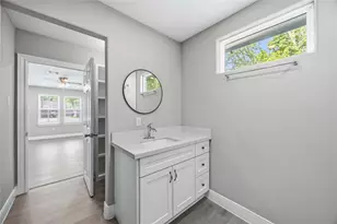 8129 Linda Vista Rd, Houston, TX 77028 - Photo 15