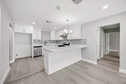 8129 Linda Vista Road, Houston, TX 77028 - Photo 9