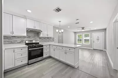 8129 Linda Vista Road, Houston, TX 77028 - Photo 11