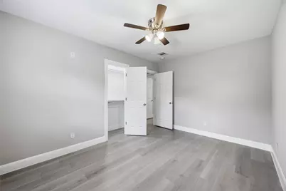 8129 Linda Vista Road, Houston, TX 77028 - Photo 21