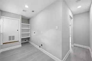 8129 Linda Vista Rd, Houston, TX 77028 - Photo 17