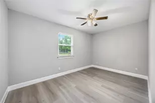 8129 Linda Vista Rd, Houston, TX 77028 - Photo 19