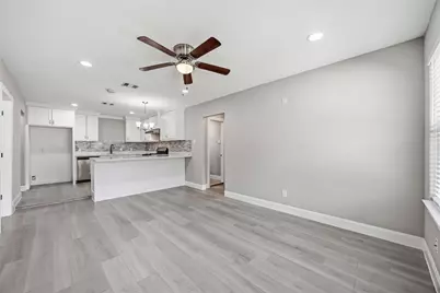 8129 Linda Vista Road, Houston, TX 77028 - Photo 7