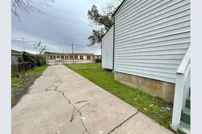 1827 Neuman Street, La Marque, TX 77568 - Photo 5