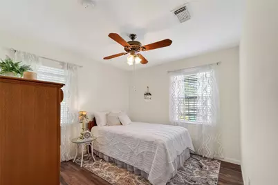 9219 Linda Vista Road, Houston, TX 77078 - Photo 11