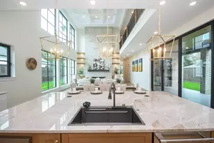 211 W 34th St, Houston, TX 77018 - Photo 13
