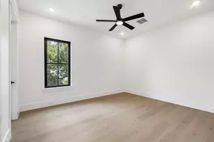 211 W 34th St, Houston, TX 77018 - Photo 27
