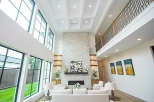 211 W 34th St, Houston, TX 77018 - Photo 11