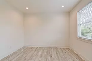 2721 Oakwood Crst Ln, Houston, TX 77018 - Photo 15