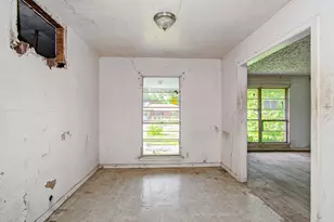 4110 Howcher St, Houston, TX 77047 - Photo 7