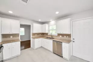 5803 Darnell St, Houston, TX 77074 - Photo 15