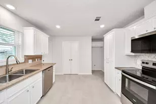 5803 Darnell St, Houston, TX 77074 - Photo 9