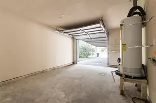 3823 Heatherbrook Dr, Houston, TX 77045 - Photo 5