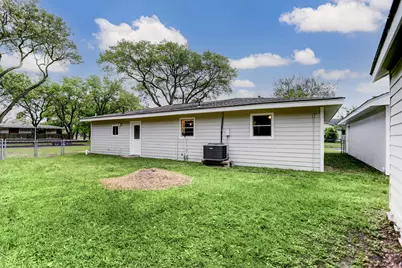 1717 11th Street N, Texas City, TX 77590 - Photo 15
