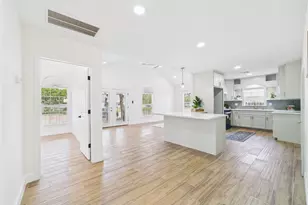 529 W 4th St, Freeport, TX 77541 - Photo 3