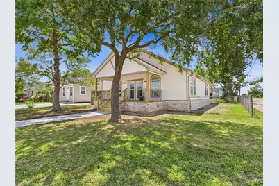 529 W 4th St, Freeport, TX 77541 - Photo 23