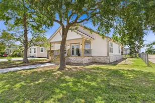 529 W 4th St, Freeport, TX 77541 - Photo 23