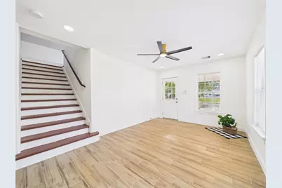 529 W 4th St, Freeport, TX 77541 - Photo 17