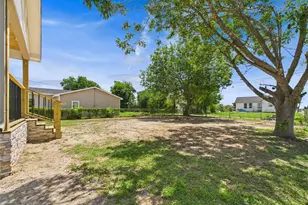 529 W 4th St, Freeport, TX 77541 - Photo 21