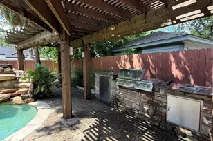 1710 Castlerock Dr, Houston, TX 77090 - Photo 5