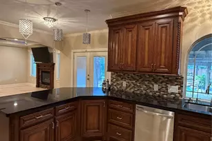 1710 Castlerock Dr, Houston, TX 77090 - Photo 7