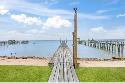 2534 Cliff Drive, Dickinson, TX 77539 - Photo 5