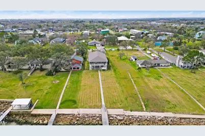 2534 Cliff Drive, Dickinson, TX 77539 - Photo 3