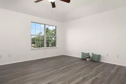 9522 Deep Valley Drive, Houston, TX 77044 - Photo 17
