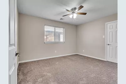 6827 Davy Crockett Drive, Manvel, TX 77578 - Photo 15