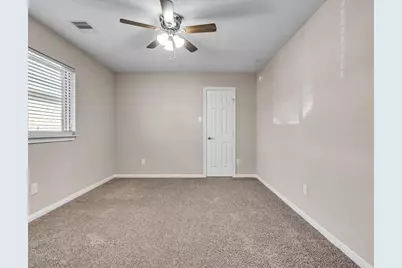 6827 Davy Crockett Drive, Manvel, TX 77578 - Photo 9