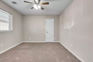 6827 Davy Crockett Dr, Manvel, TX 77578 - Photo 9