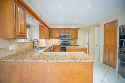 4219 Meadowchase Lane, Houston, TX 77014 - Photo 9