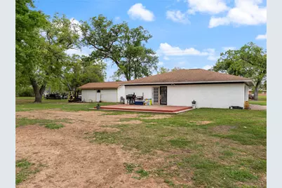 496 James Street, Clute, TX 77531 - Photo 9