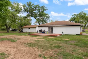 496 James St, Clute, TX 77531 - Photo 9
