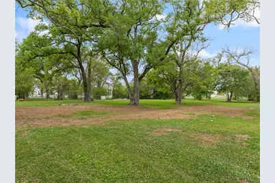 496 James Street, Clute, TX 77531 - Photo 7