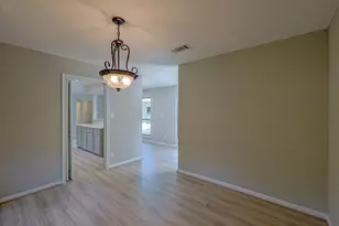 914 Manchester Dr, Conroe, TX 77304 - Photo 11