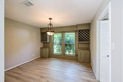 914 Manchester Drive, Conroe, TX 77304 - Photo 9