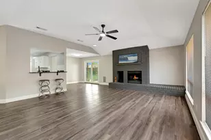 315 Knoll Forest Dr, League City, TX 77573 - Photo 5